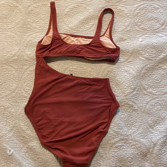 J. Crew Cutout one-piece swimsuit Rock Red Size 6 VEUC SOLD OUT! - Picture 11 of 15
